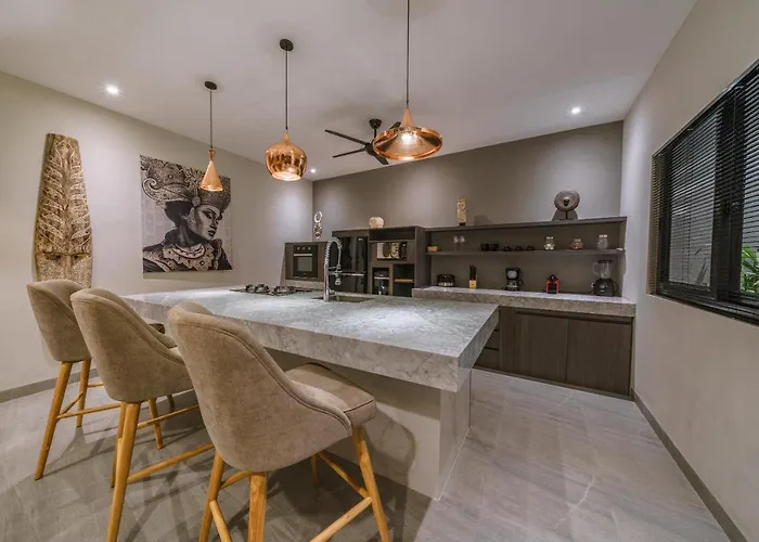 Batik - Brand New & Stylish 3br In Seminyak!