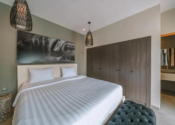 Batik - Brand New & Stylish 3br In Seminyak! Villa