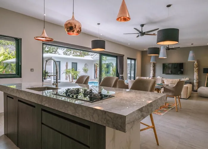 Batik - Brand New & Stylish 3br In Seminyak! Villa
