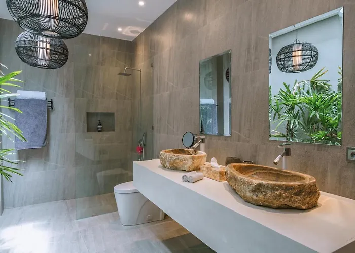 Batik - Brand New & Stylish 3br In Seminyak! *
