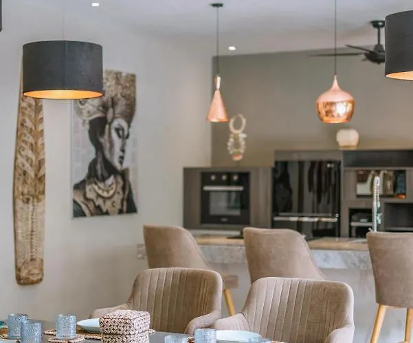 Batik - Brand New & Stylish 3br In Seminyak! Villa *
