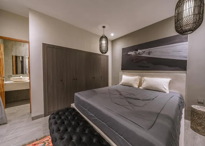 Batik - Brand New & Stylish 3br In Seminyak!